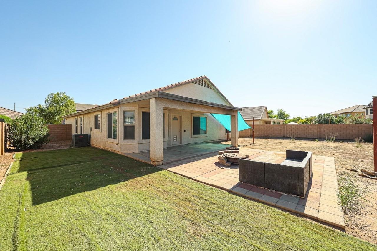 7602 W Encinas Ln - Photo 3 of 37