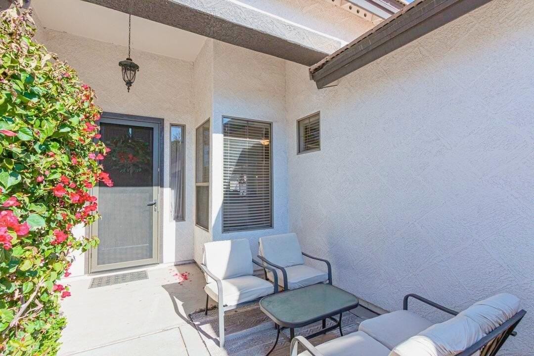 862 E Gemini Pl - Photo 2 of 21