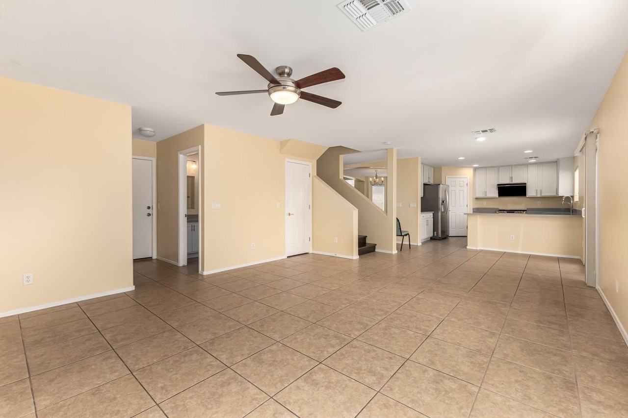 16746 W Adams St - Photo 4 of 23