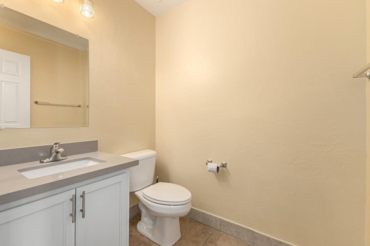 16746 W Adams St - Photo 6 of 23