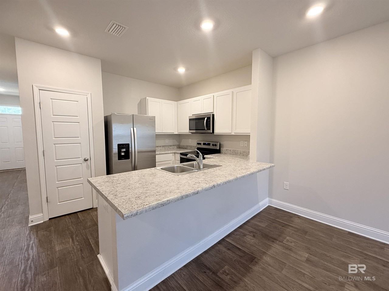 25806 Pollard Rd #52 - Photo 3 of 15
