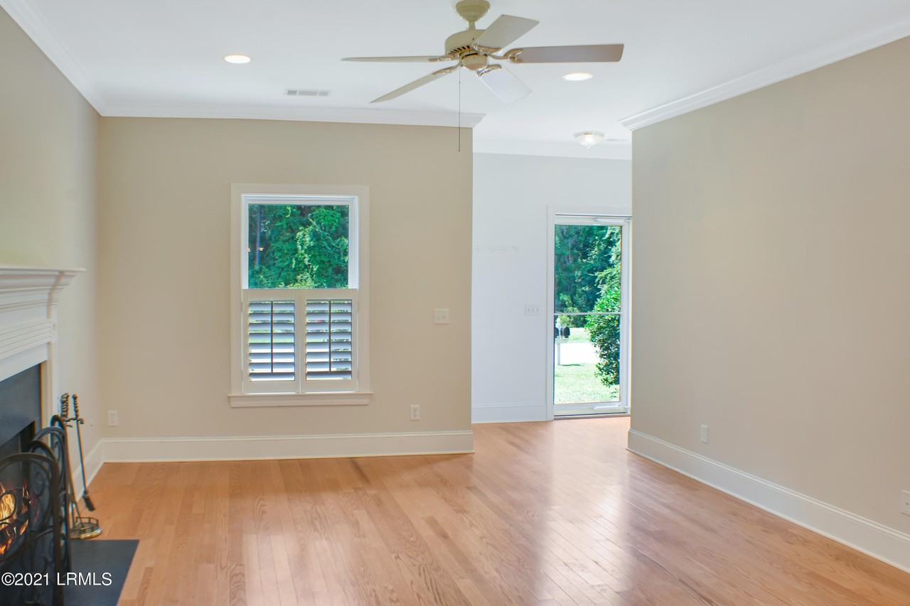 419 Joshua Ct - Photo 4 of 24