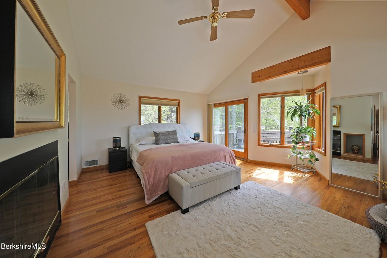 126 Temple Hill Rd - Photo 4 of 36
