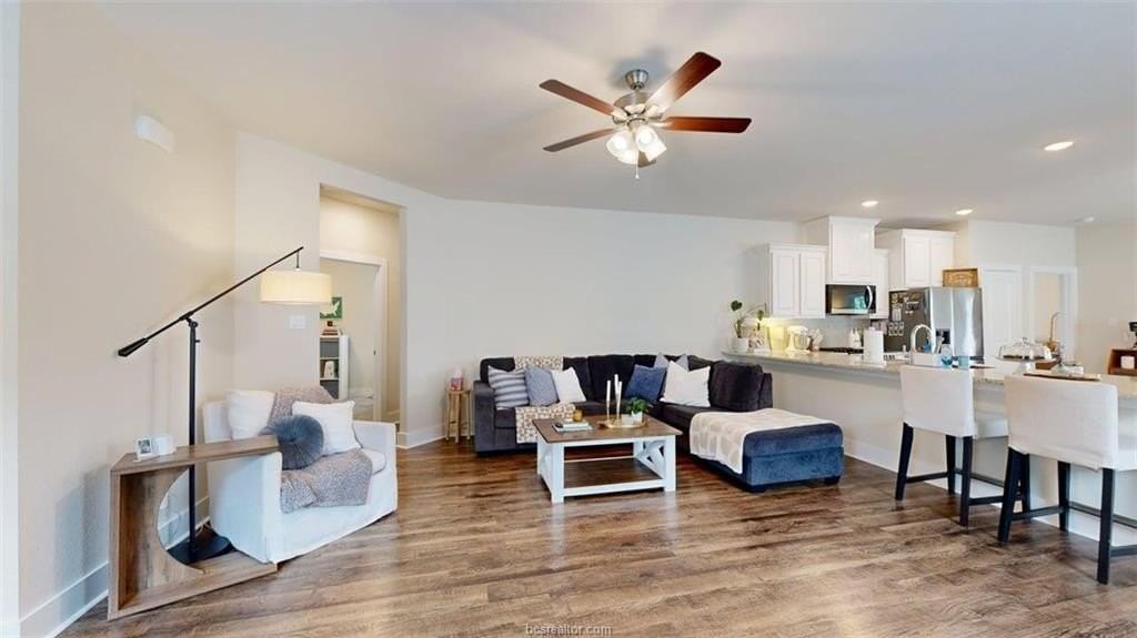 918 Fork Ct - Photo 2 of 25