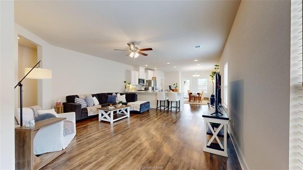 918 Fork Ct - Photo 3 of 25
