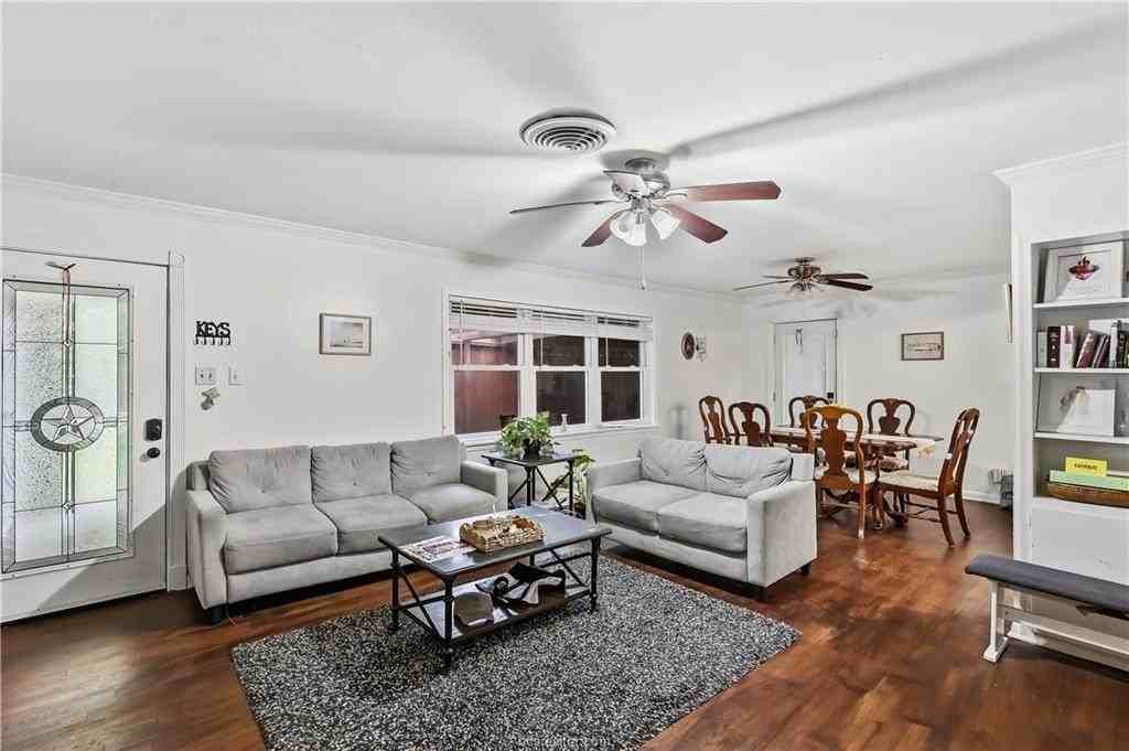 906 Gilchrist Ave - Photo 4 of 28