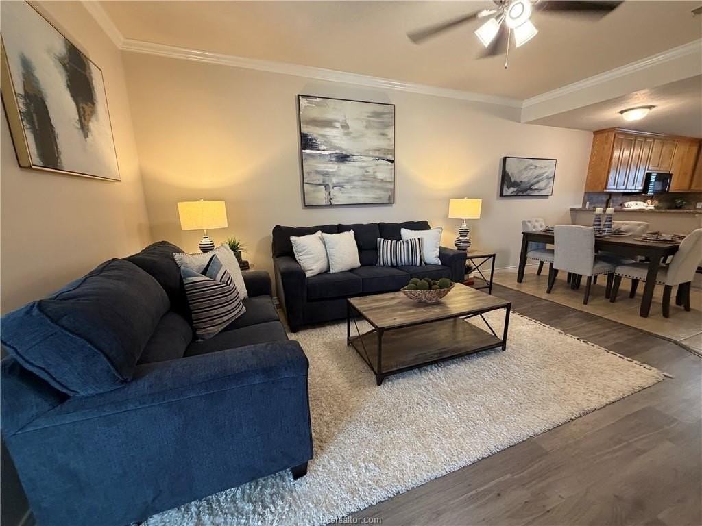 903 Crepe Myrtle St - Photo 2 of 13