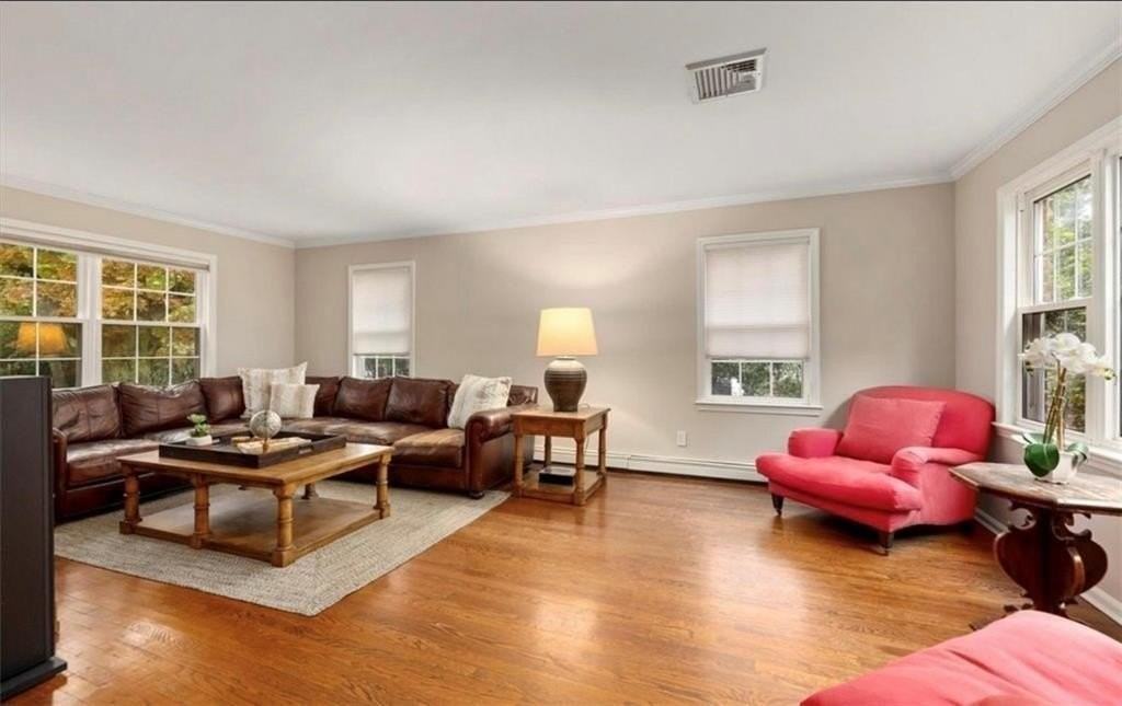240 Plainview Rd - Photo 6 of 22