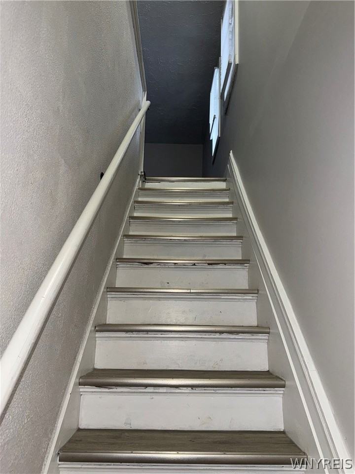 1312 Ontario Ave - Photo 2 of 16