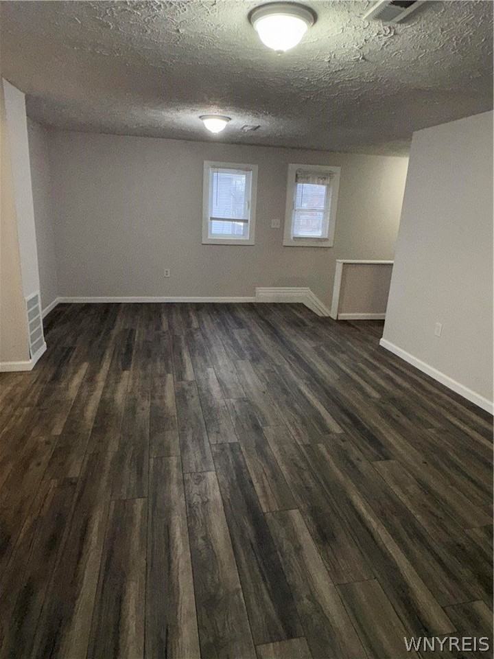 1312 Ontario Ave - Photo 3 of 16