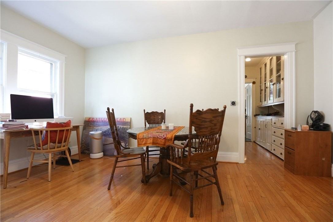 294 Laburnam Cres - Photo 5 of 17
