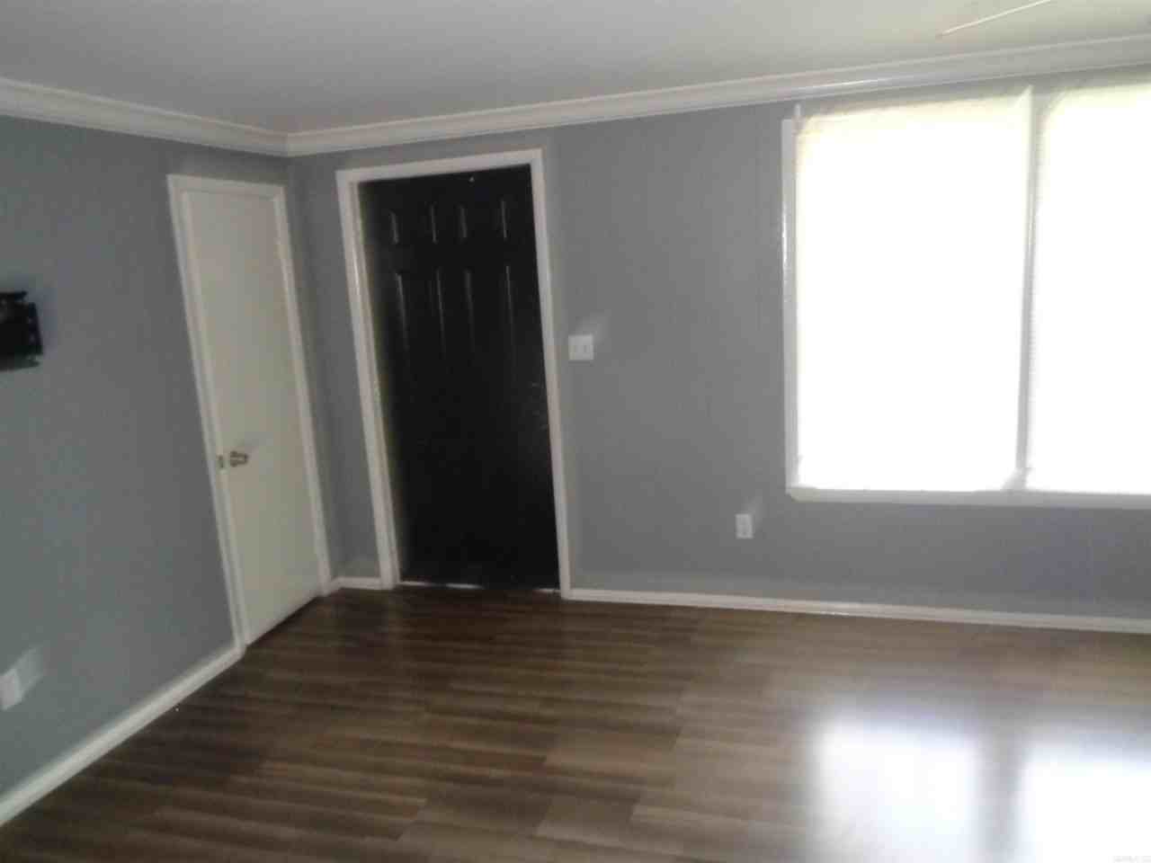 1903 Marshall St - Photo 6 of 20