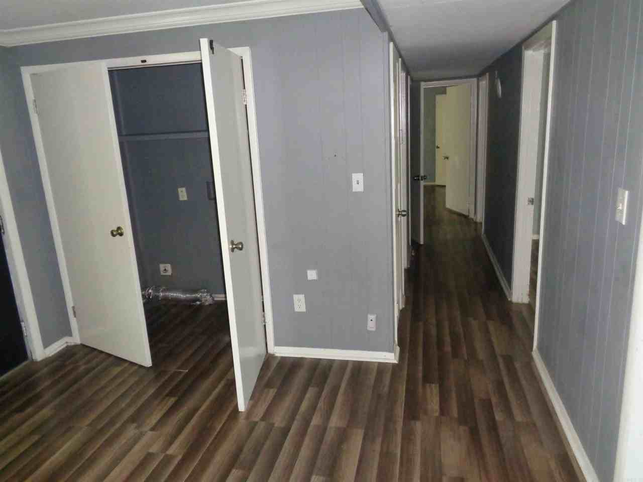 1903 Marshall St - Photo 7 of 20