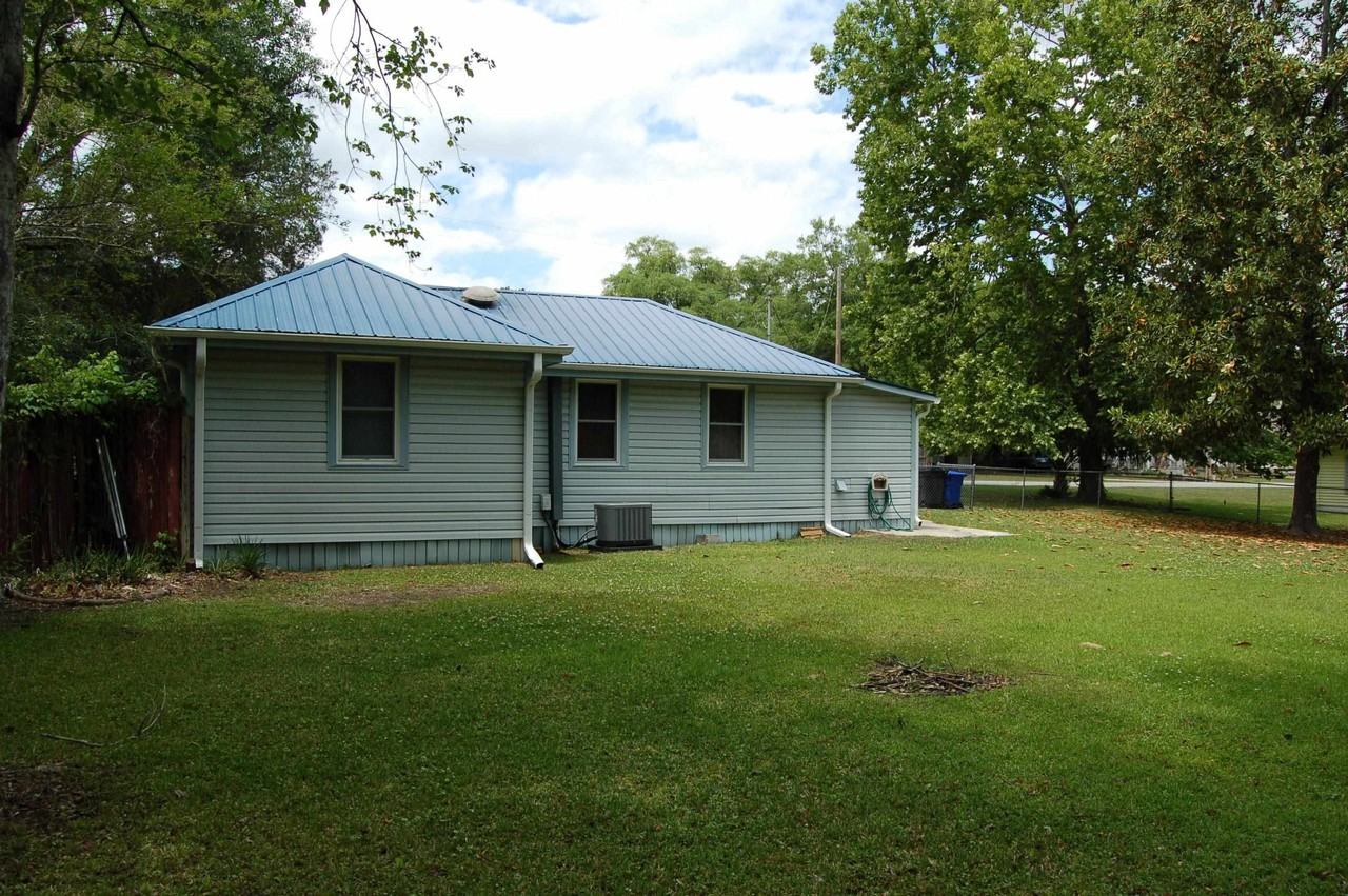 2103 Woodward Dr - Photo 3 of 14