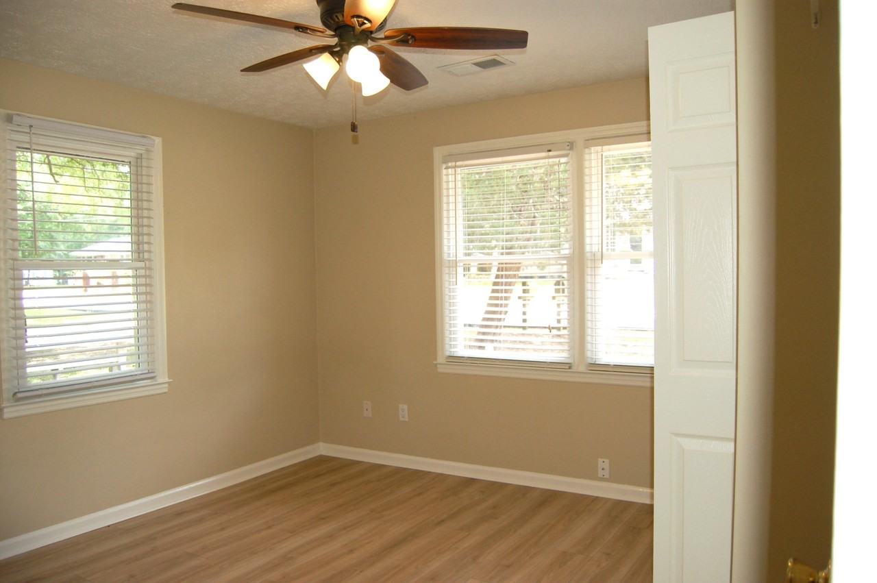 2103 Woodward Dr - Photo 6 of 14