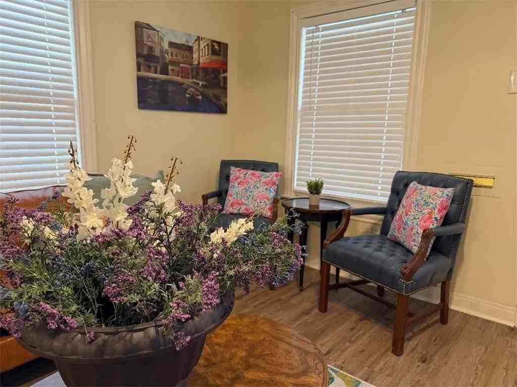 1201 York Ave - Photo 5 of 21