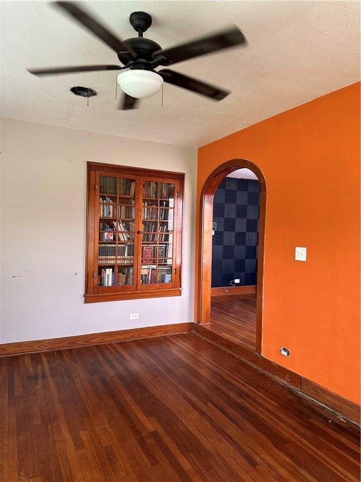 1005 E Fulton St - Photo 4 of 23
