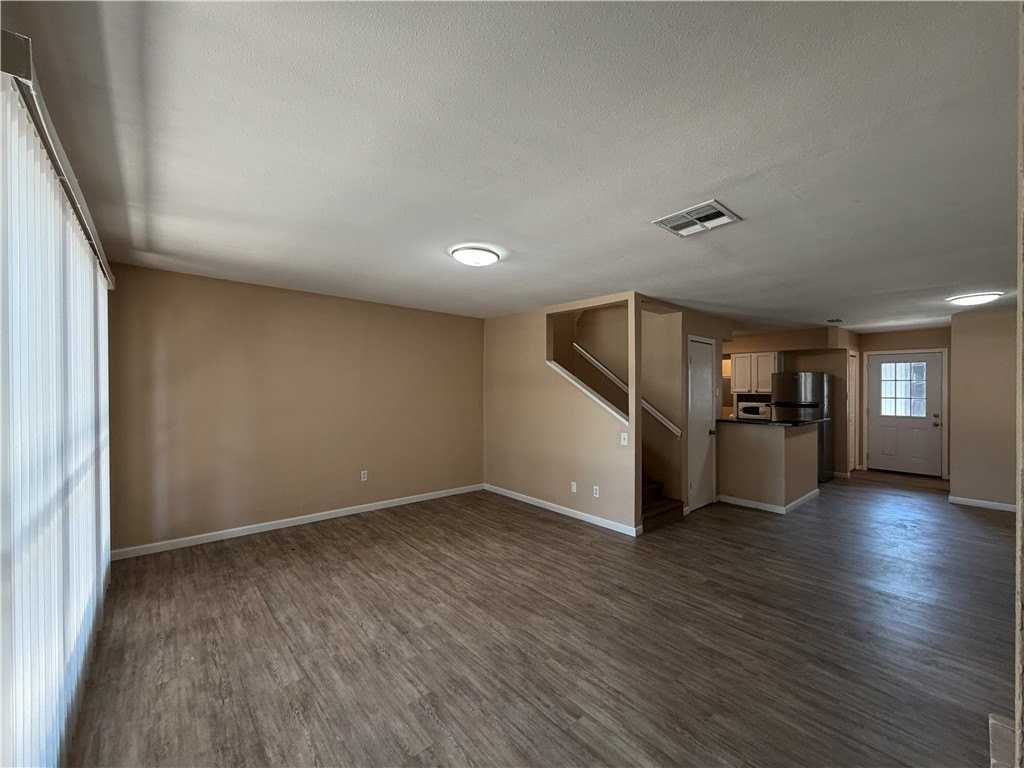 4226 Walnut Hills Dr #4 - Photo 3 of 31