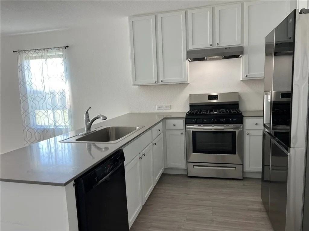 13249 Wrangler St - Photo 4 of 16