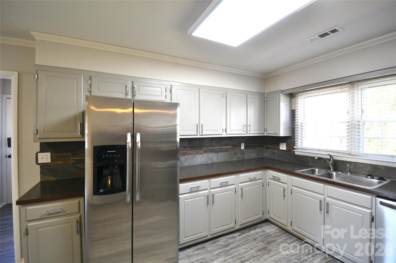100 Old Farm Ct - Photo 4 of 46