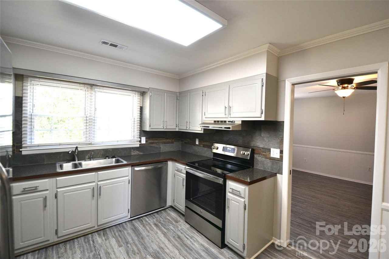 100 Old Farm Ct - Photo 6 of 46