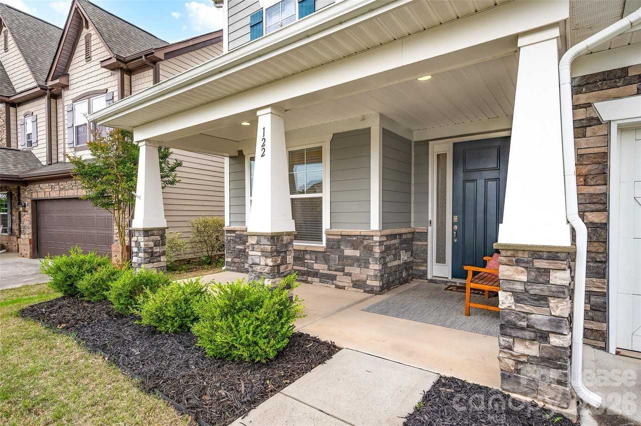 122 Stibbs Cross Rd - Photo 2 of 39