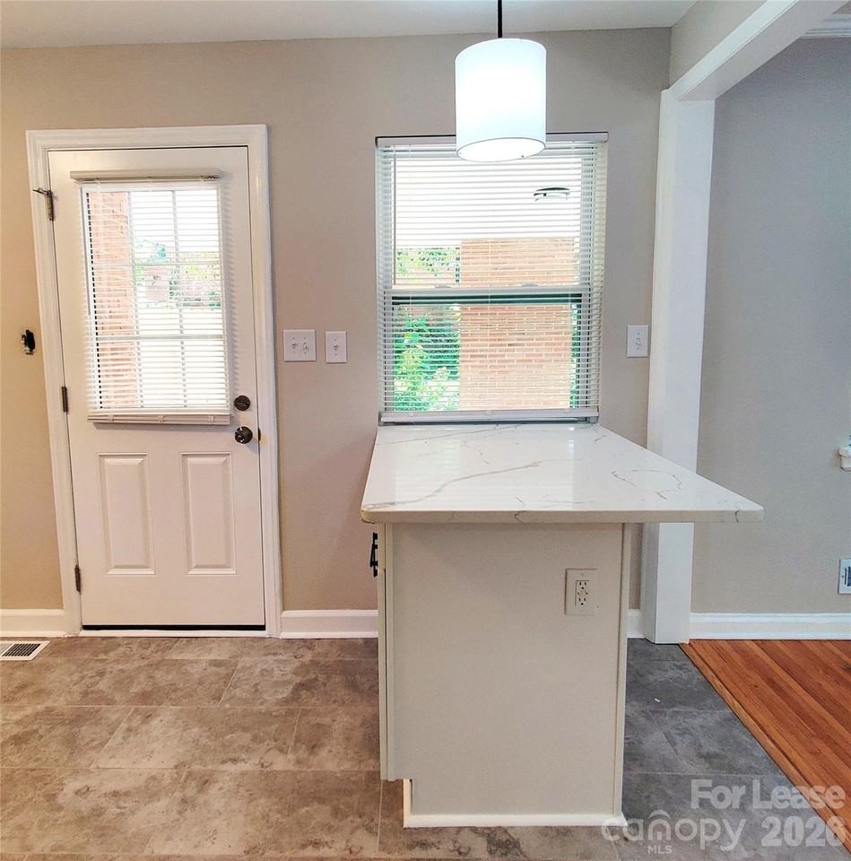 731 Harwyn Dr - Photo 5 of 21