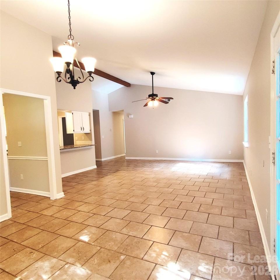 6041 Acadian Woods Dr - Photo 5 of 19