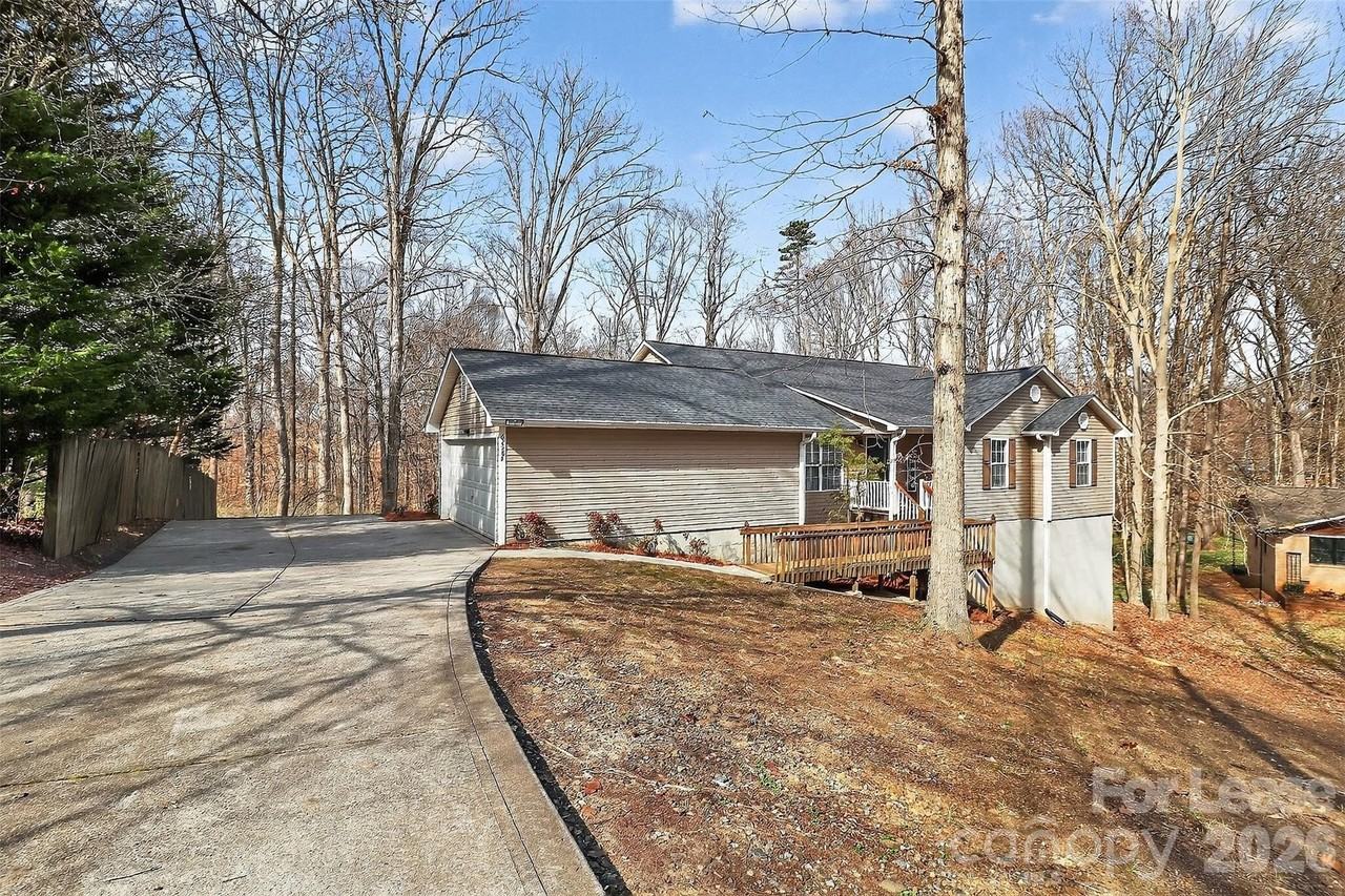 6238 King George Dr - Photo 2 of 35