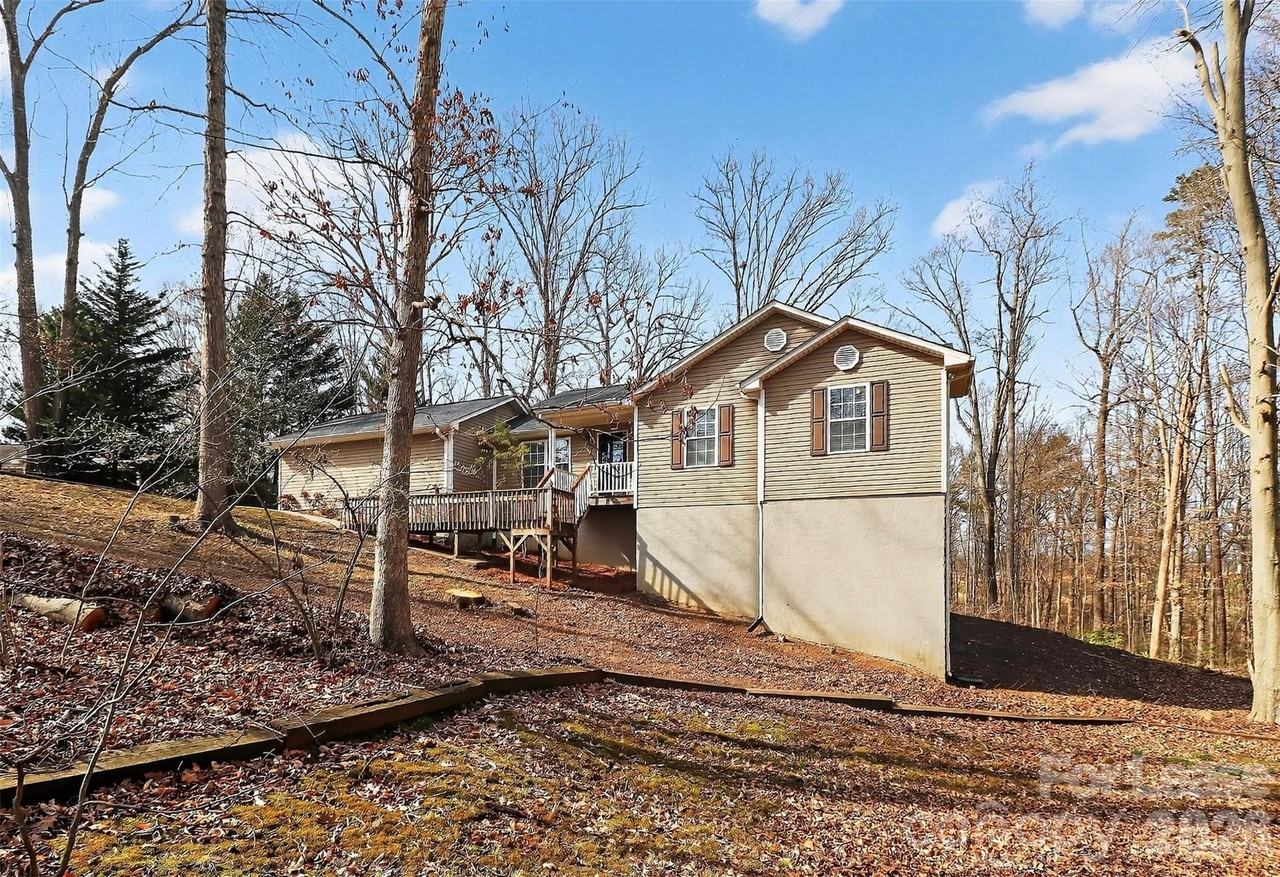 6238 King George Dr - Photo 3 of 35