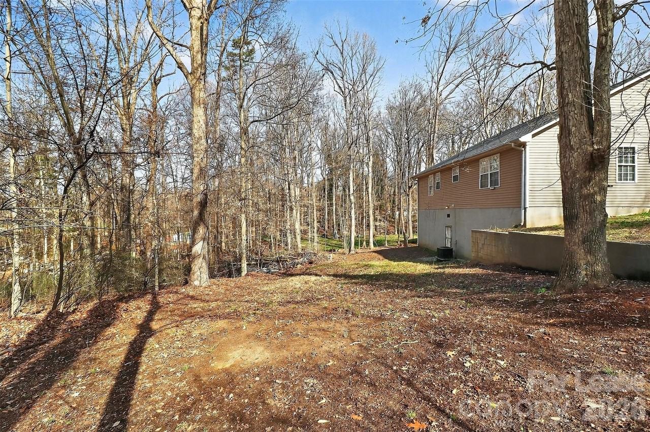 6238 King George Dr - Photo 4 of 35