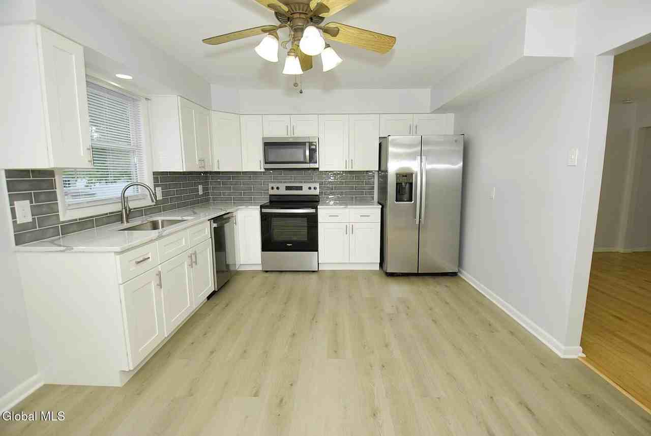 33B Ledgewood Dr - Photo 2 of 35