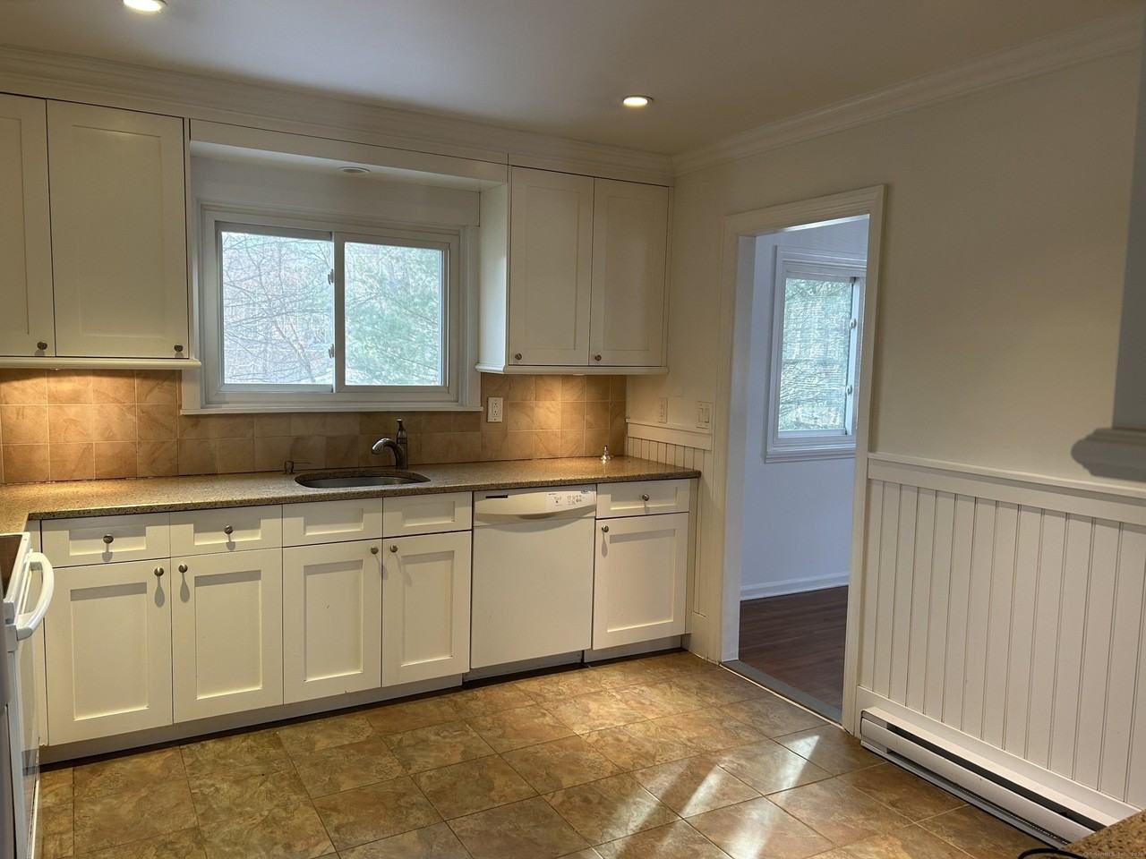 33 Loughran Ave - Photo 3 of 23
