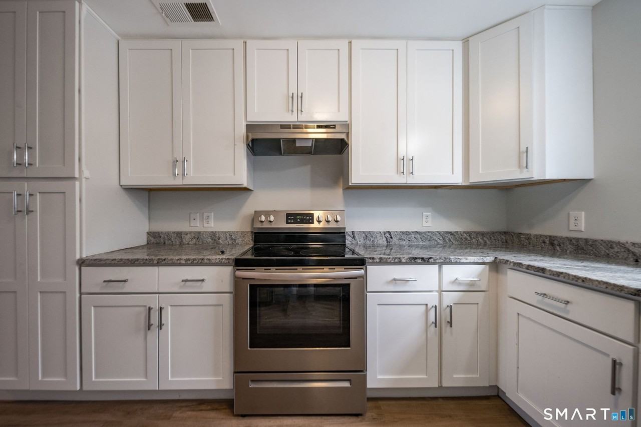 77 Lyme St #D - Photo 4 of 23