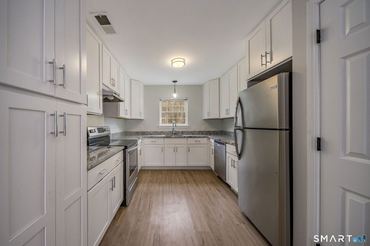 77 Lyme St #D - Photo 5 of 23