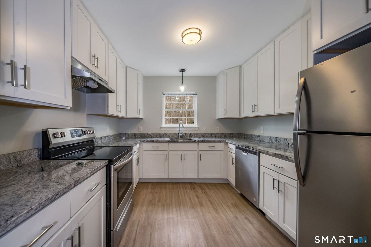 77 Lyme St #D - Photo 6 of 23