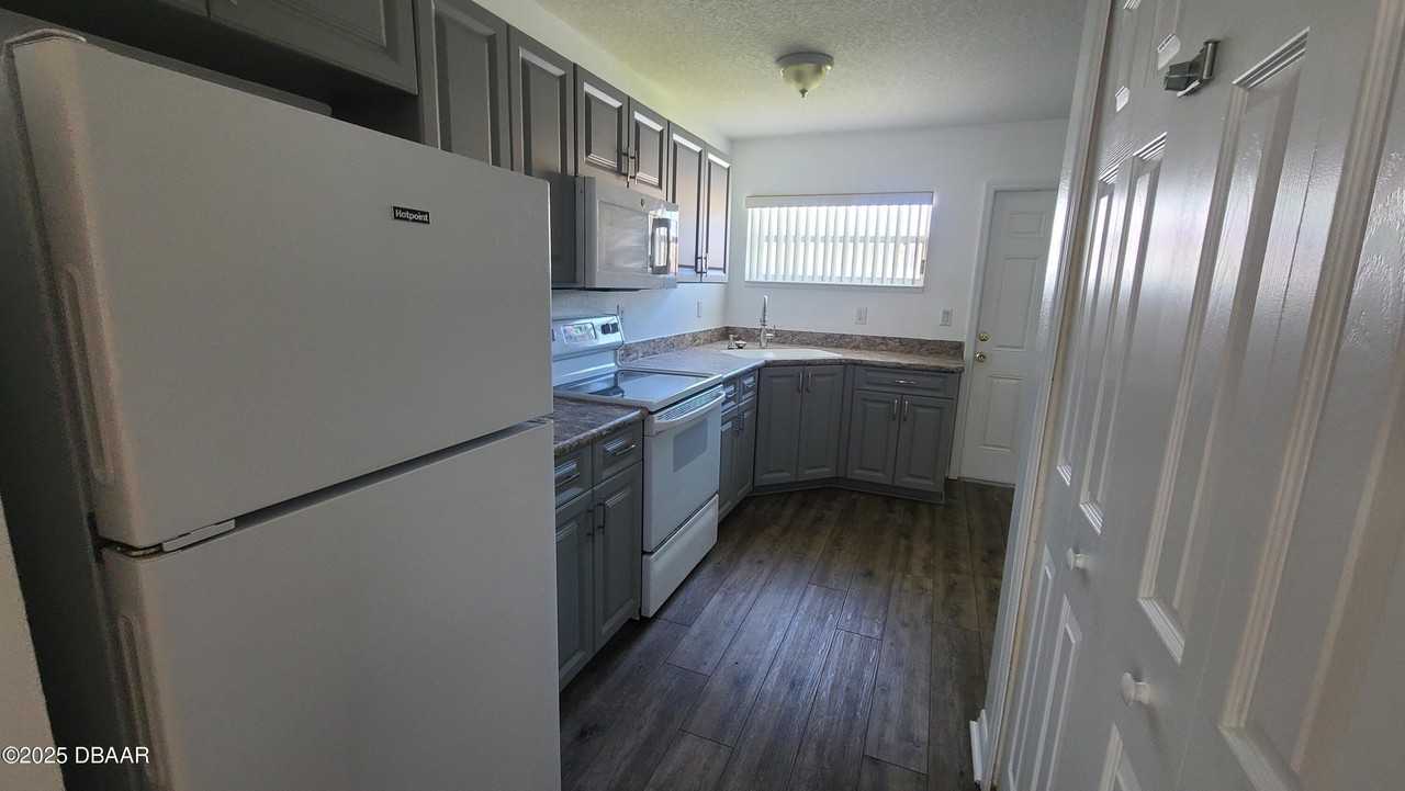 249 College Park Dr - Photo 4 of 15