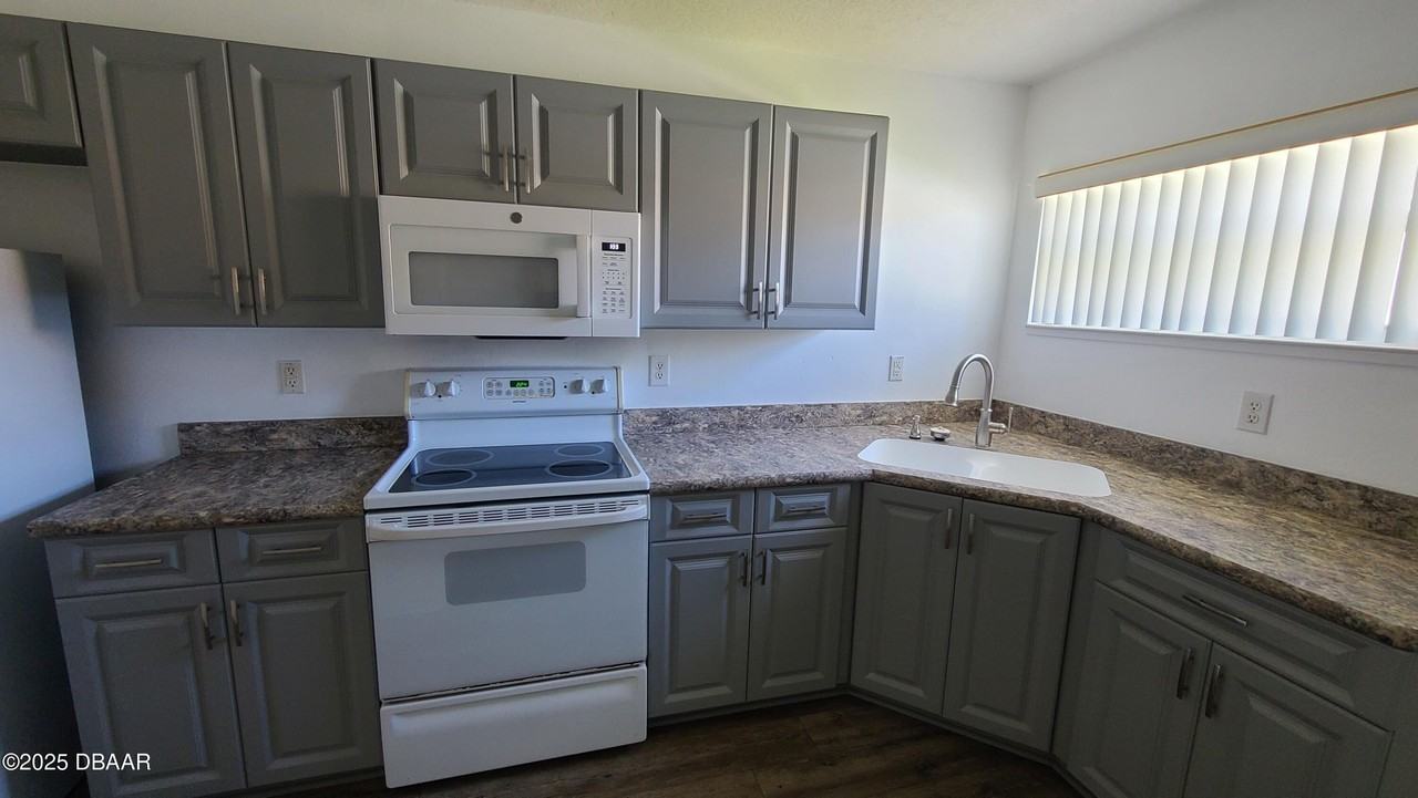 249 College Park Dr - Photo 5 of 15