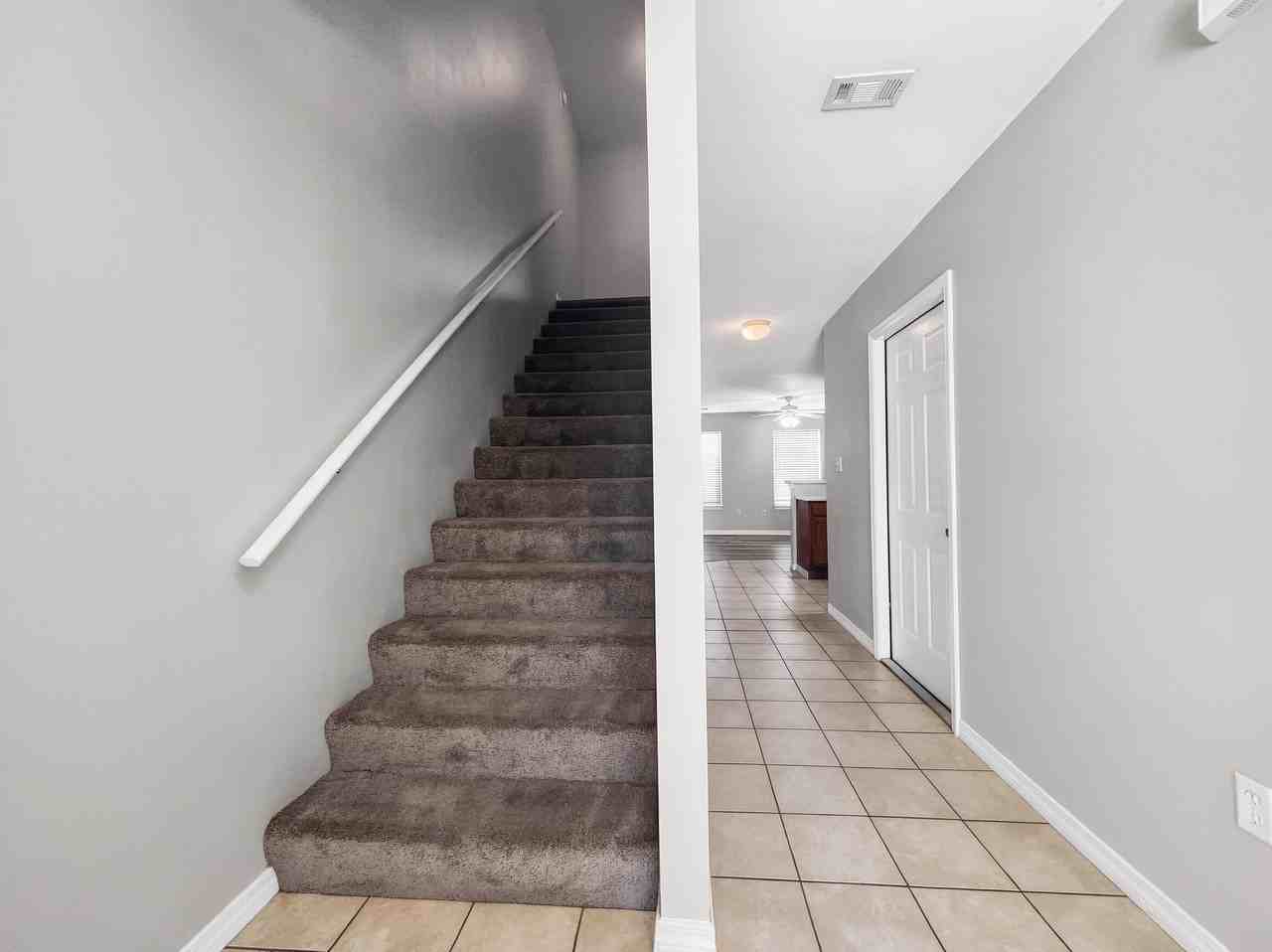 46 Park Cir Se #B - Photo 2 of 13
