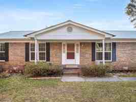 featured image of 122 Beach Dr