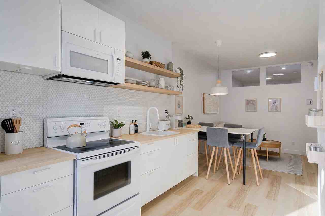 5194 Av Des érables - Photo 3 of 18