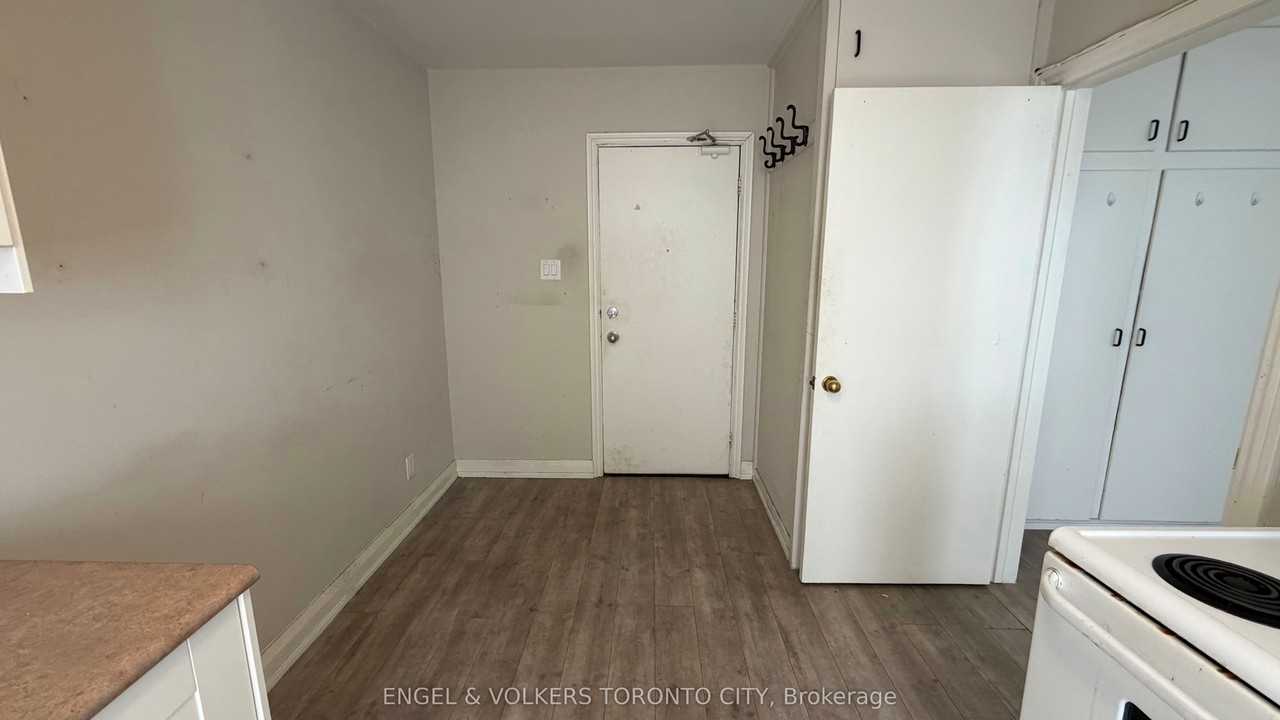 15191 Yonge Street 2 - Photo 4 of 15