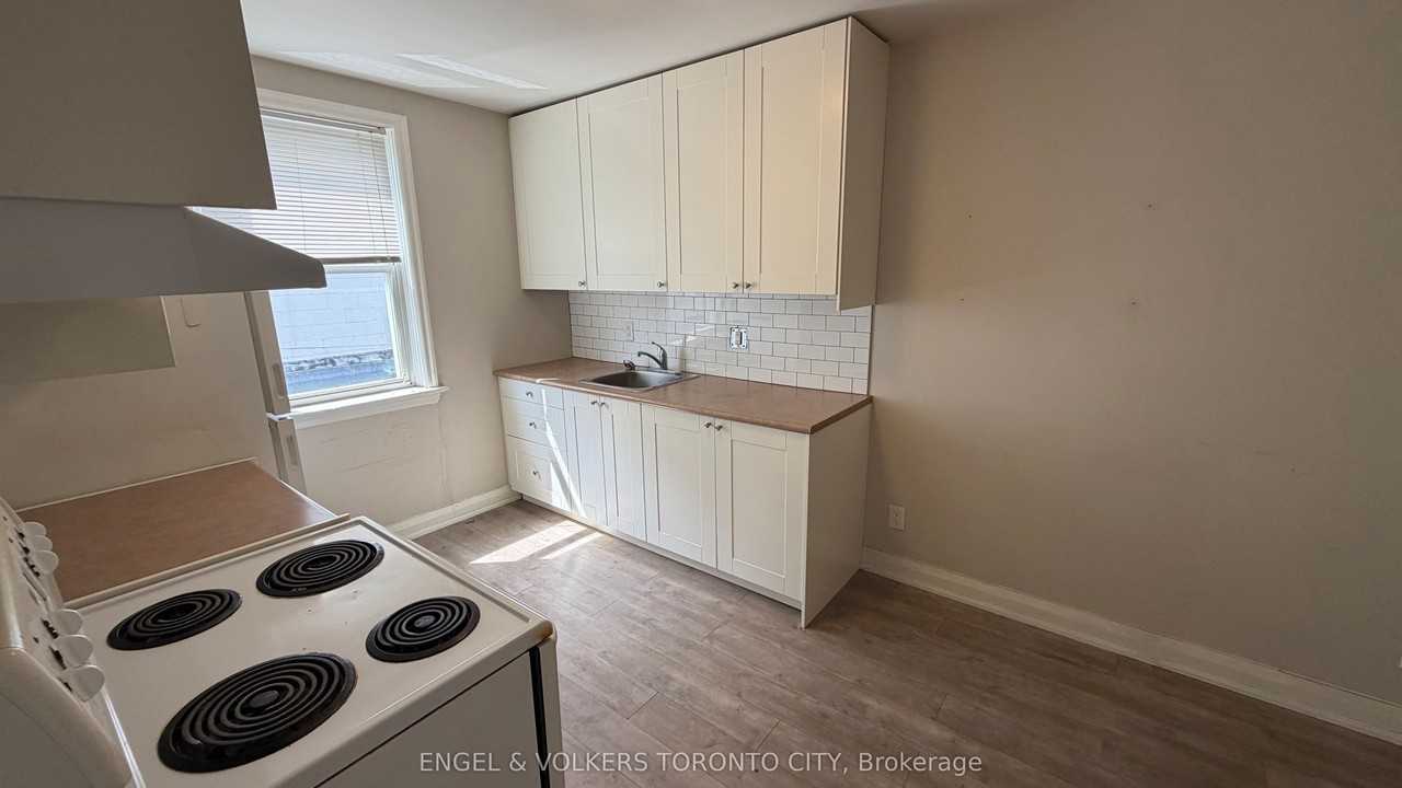 15191 Yonge Street 2 - Photo 5 of 15