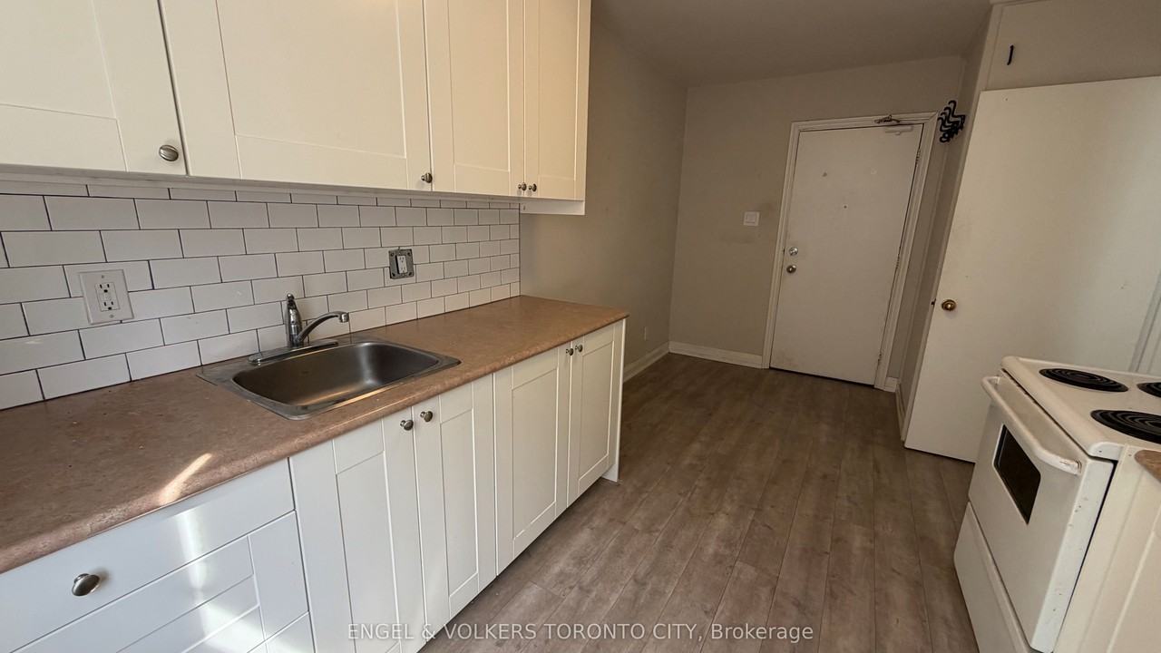 15191 Yonge Street 2 - Photo 6 of 15