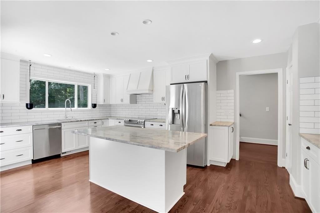 455 Persimmon Ln - Photo 5 of 25