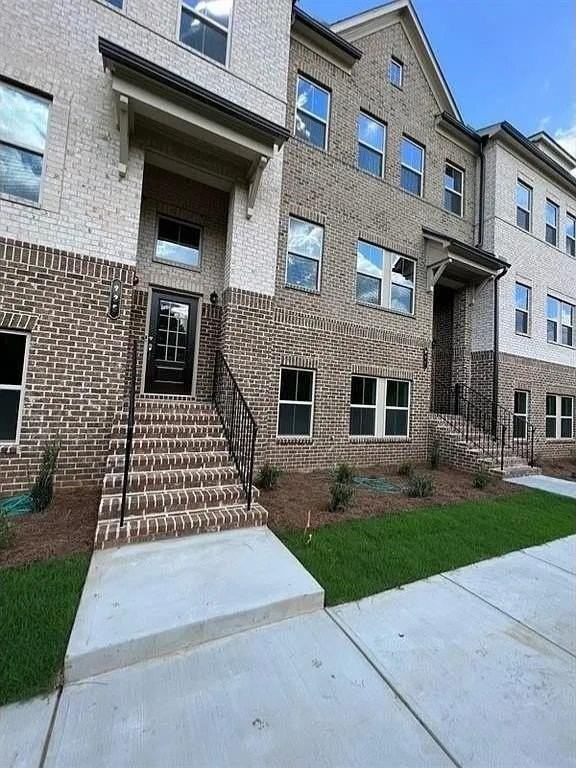 735 Brecklin Ln - Photo 3 of 26