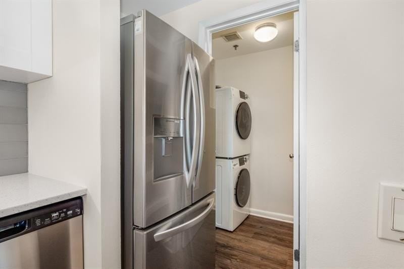 587 Virginia Ave Ne #605 - Photo 4 of 32