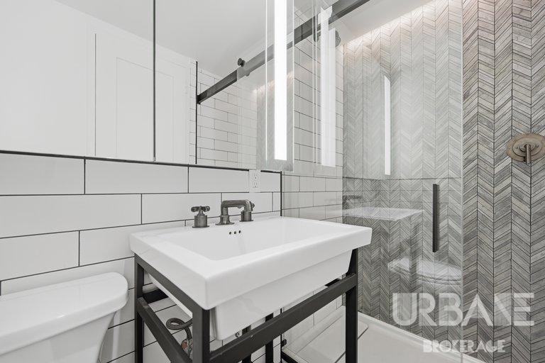35 Grove St - Photo 6 of 9