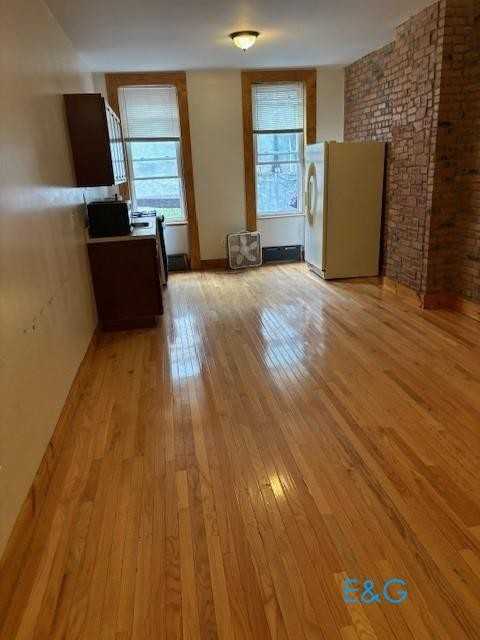 300 Cooper St - Photo 2 of 8