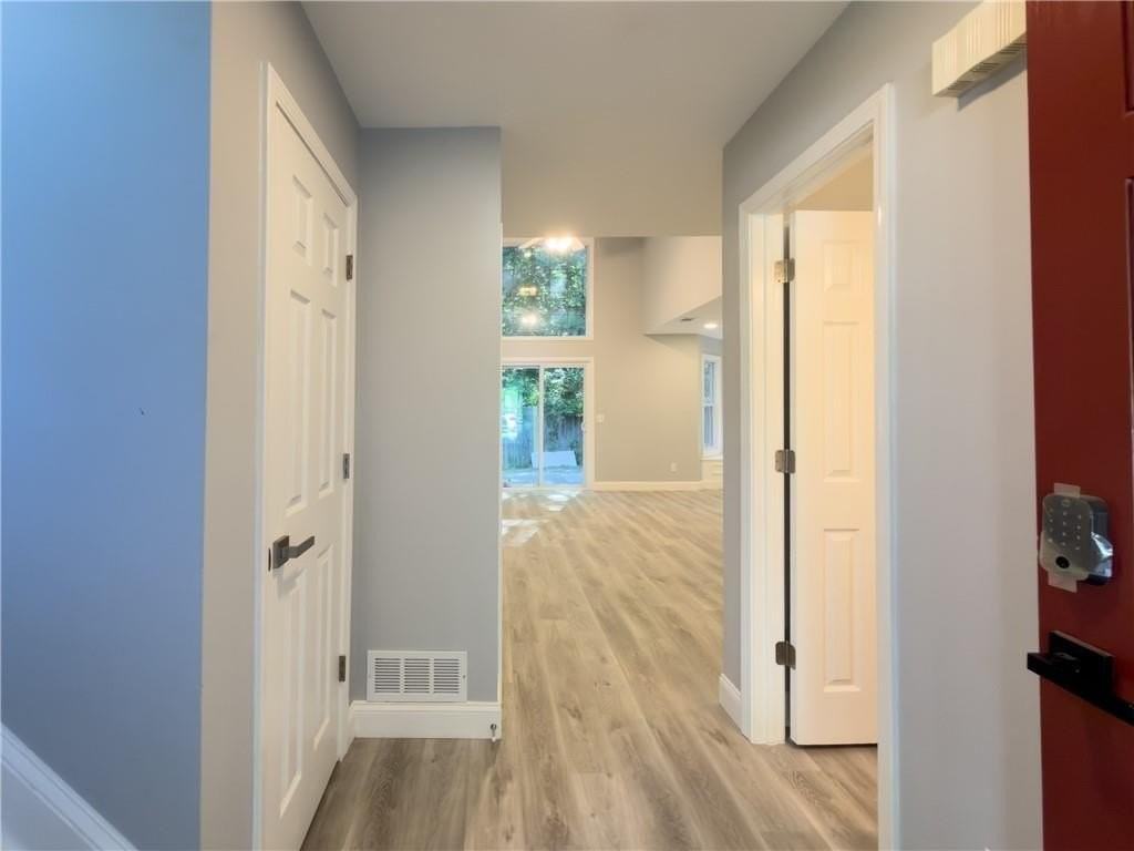 528 Parkstone Ln - Photo 6 of 17